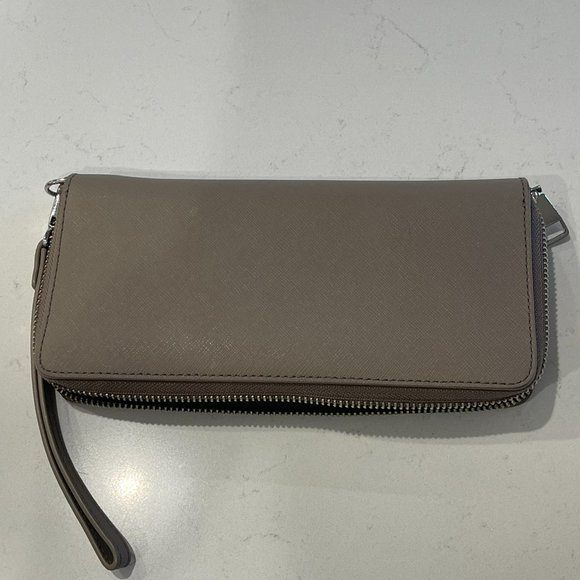 Tory Burch Continental Zip Wallet - Picture 4 of 5